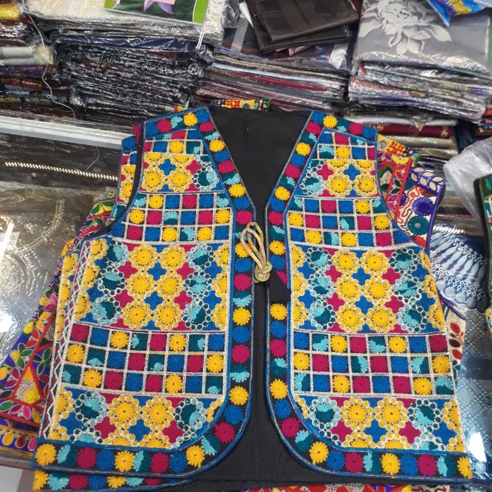Vests - Picture 6 of 8
